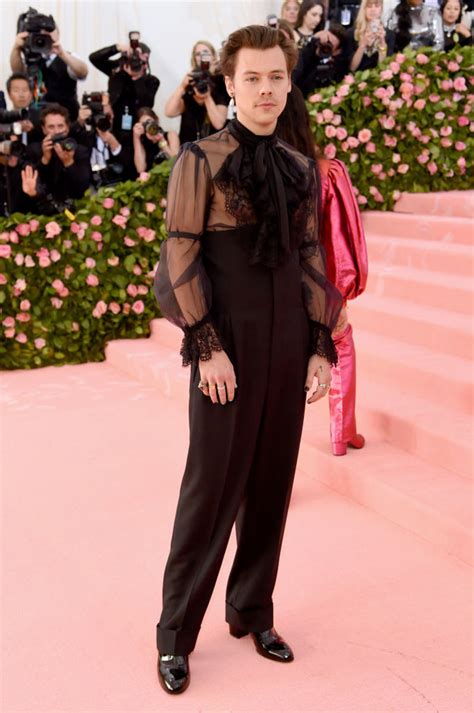 harry styles wear gucci suit at met gala|The biggest fits of the year .